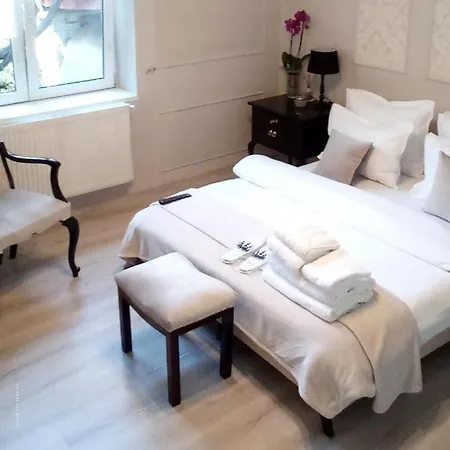 Double With Private Bathroom * Constança